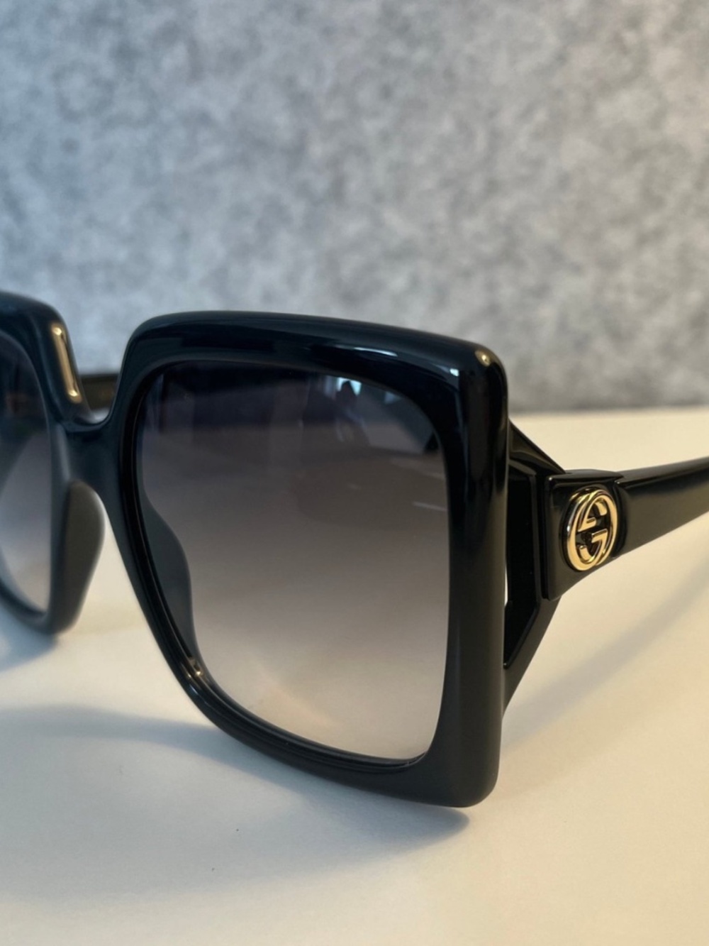 GUCCI WOMEN’S SUNGLASSES - Picture 2 of 5